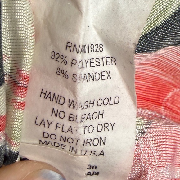 Susan Lawrence XL Tropical Floral Sleeveless Blouse Made USA Black Red Hibiscus - Picture 5 of 5